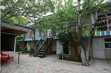 Rosja Privát Vitjazevo, Zewnątrz